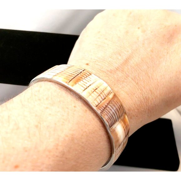Vtg inlay Block Shell Bangle Bracelet Philippines Brown Cream Silver Tone Metal - Picture 2 of 11